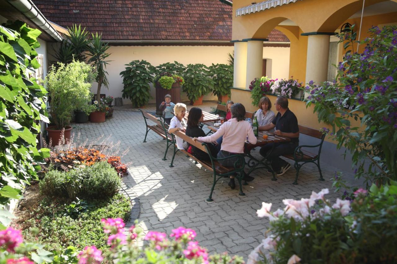 Ferienhof Uhudler-Arkaden Stegersbach Extérieur photo